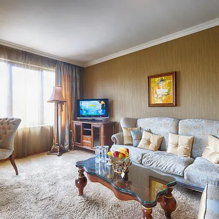 Rich Hotel