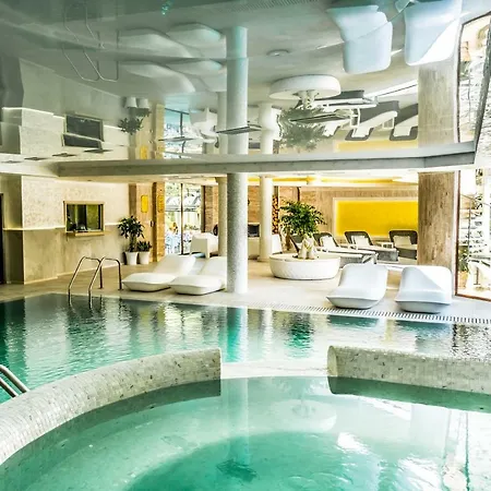 Hotel Rich Velingrado